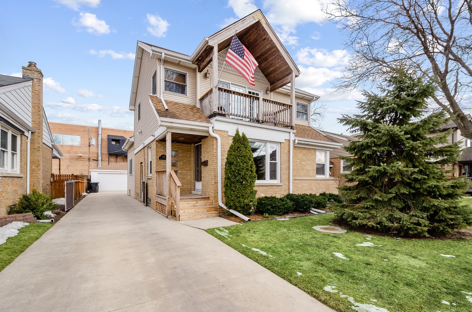 Property Photo: 7319 N McVicker Avenue IL 60646