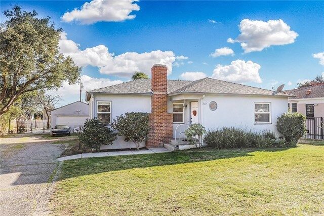 Property Photo: 1742 New York Drive CA 91001