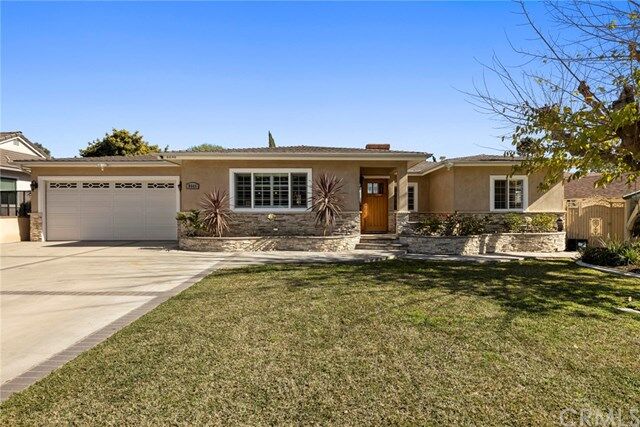 Property Photo:  8646 Davista Drive  CA 90605 