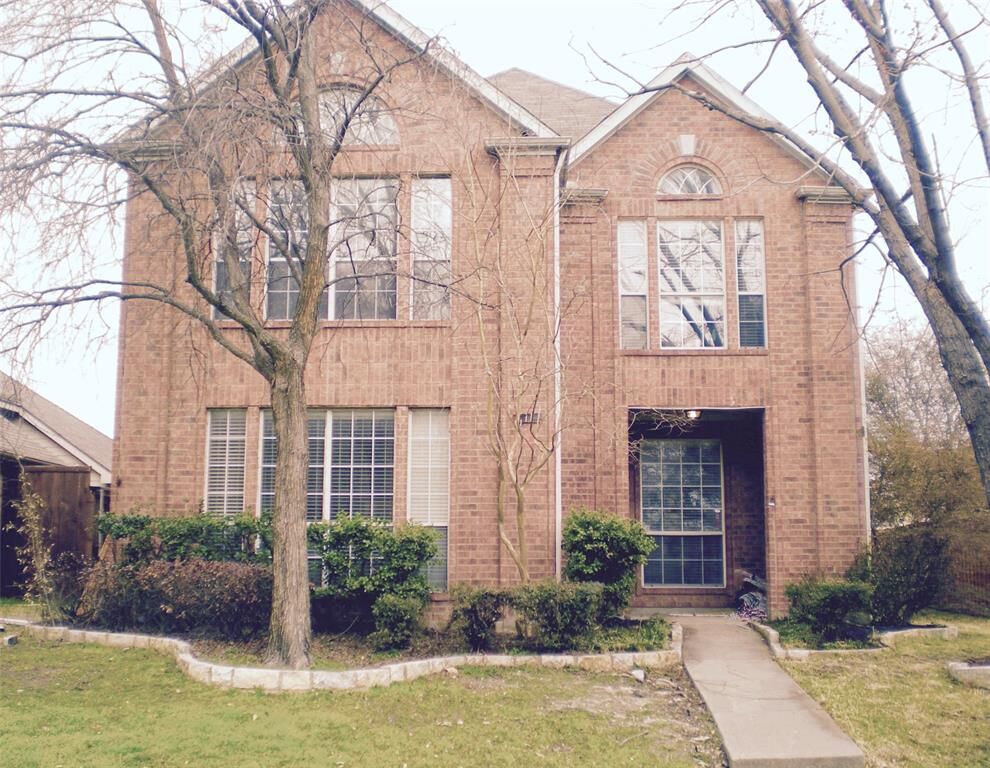 Property Photo: 111 Bardwell Drive TX 75002