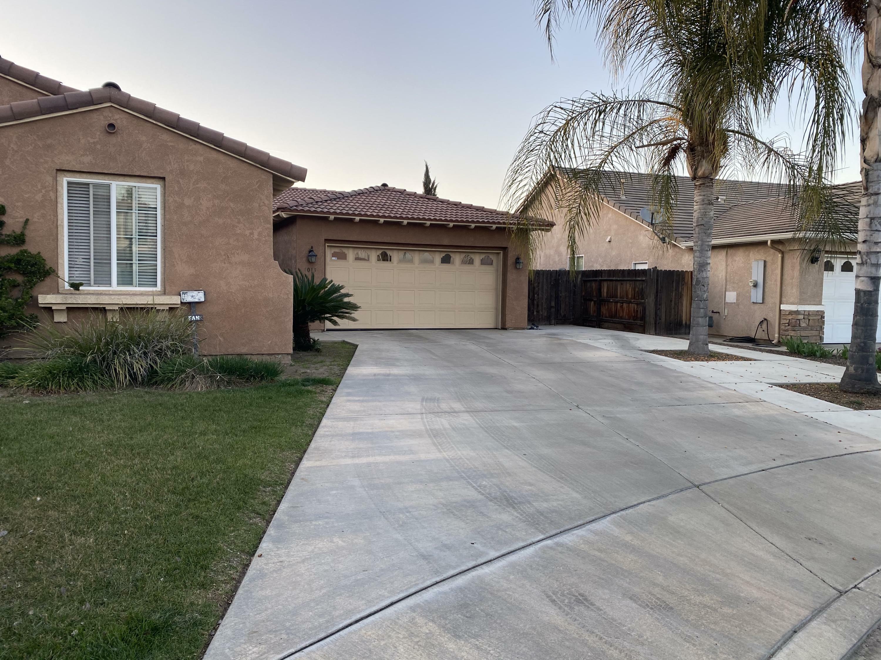 Property Photo:  1013 N Maritza Place  CA 93257 