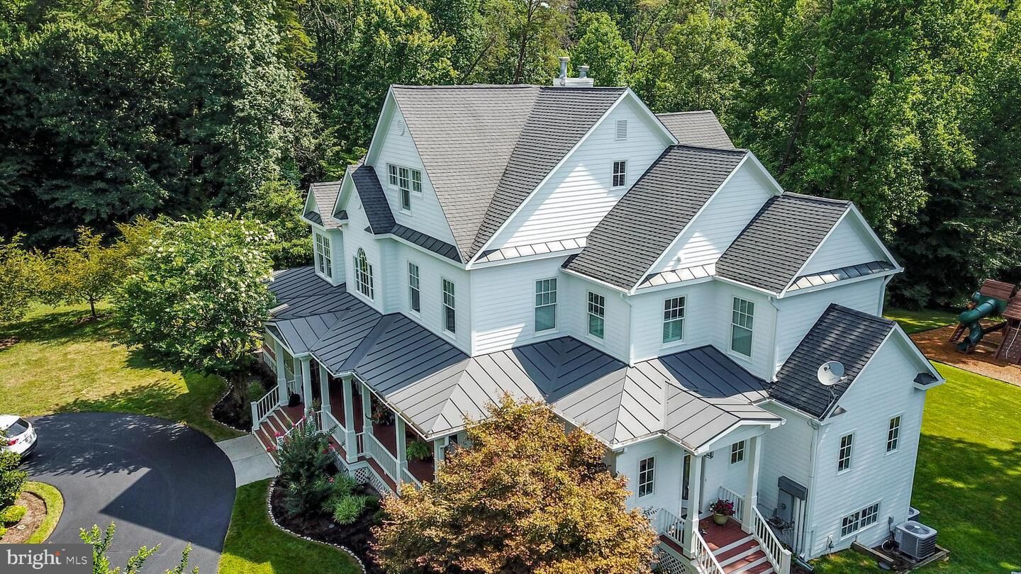 Property Photo: 6811 Clifton Road VA 20124