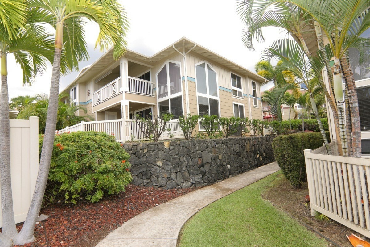 Property Photo:  75-5919 Alii Dr S1  HI 96740 