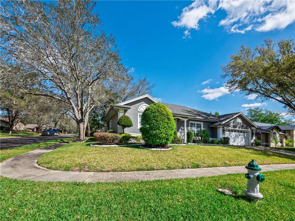 Property Photo:  1132 Climbing Rose Drive  FL 32818 