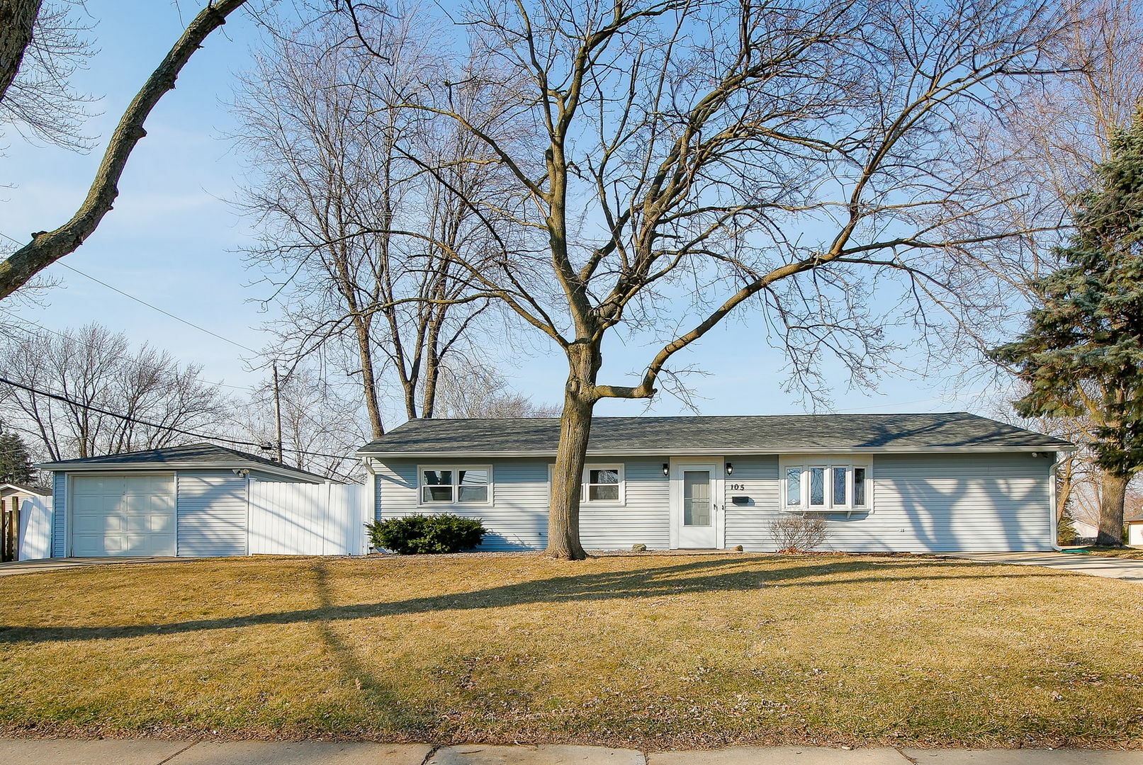 Property Photo:  105 Saugatuck Road  IL 60538 