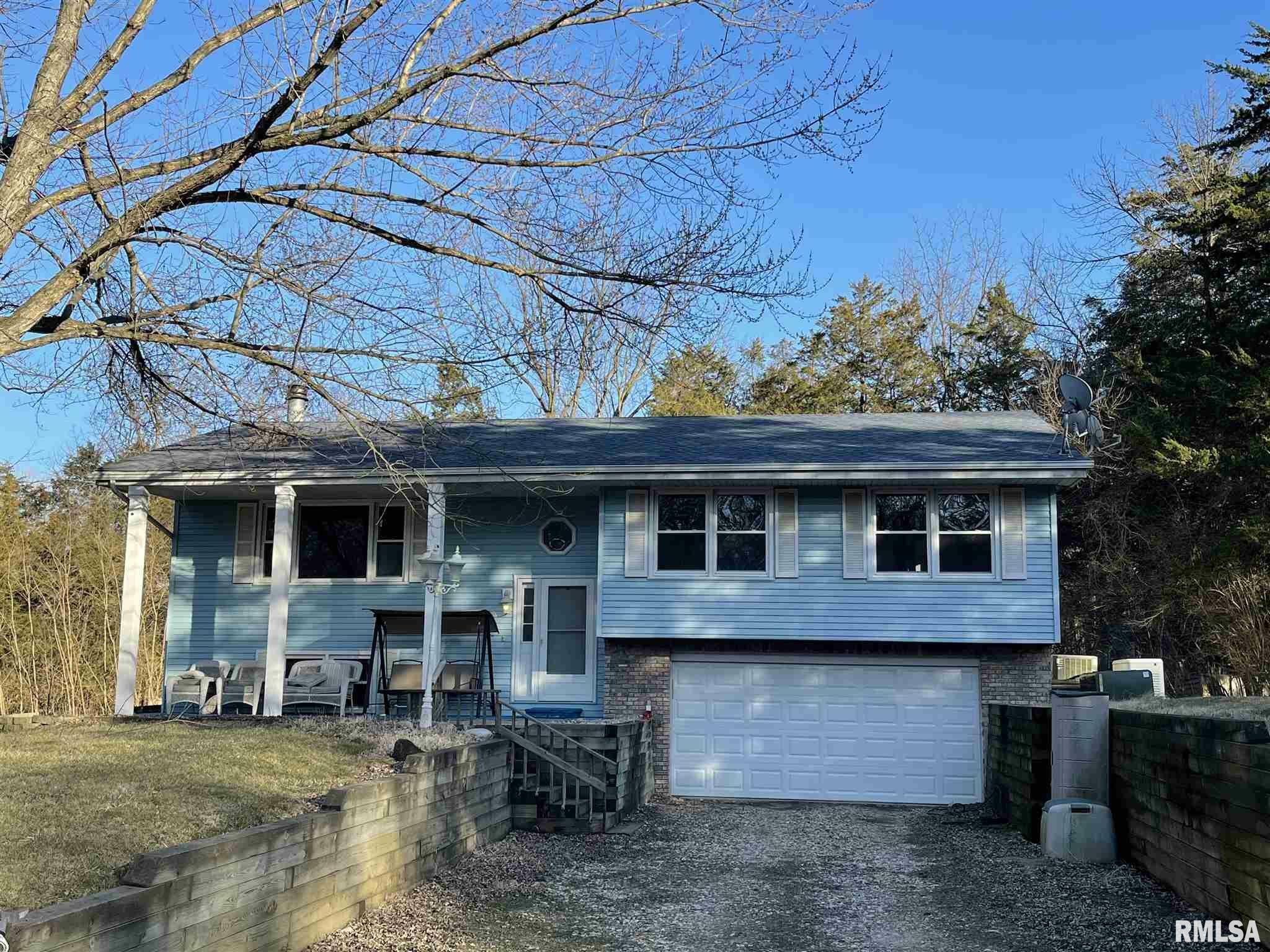 Property Photo: 1527 Deer Path IL 61548