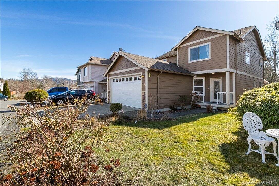 Property Photo: 818 E Kellogg Rd WA 98226