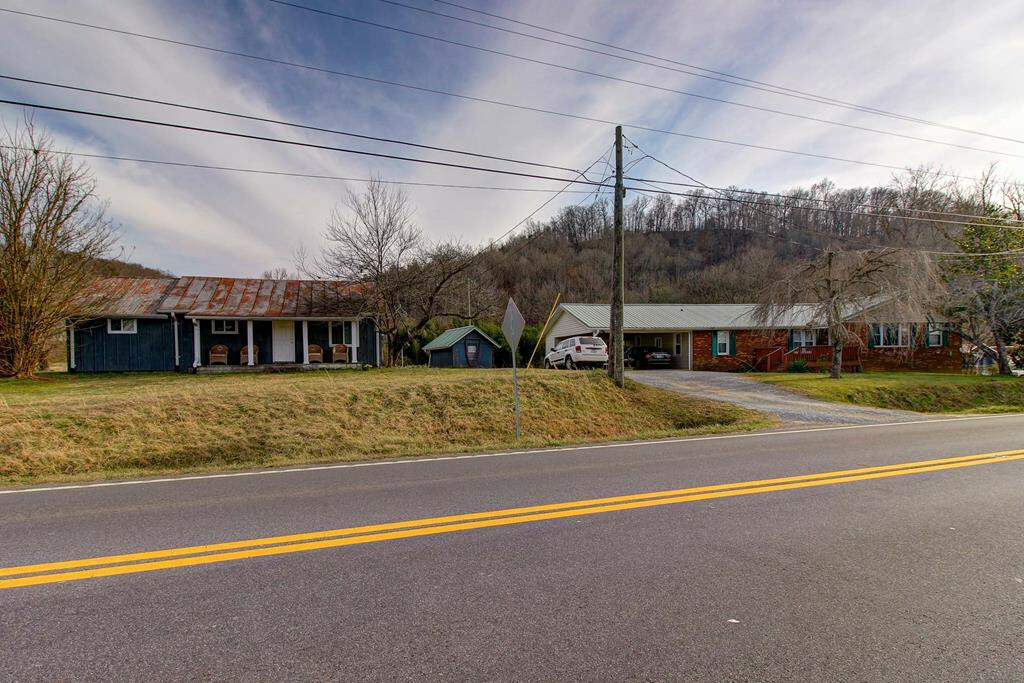 Property Photo:  3317 Boyds Creek Highway  TN 37876 