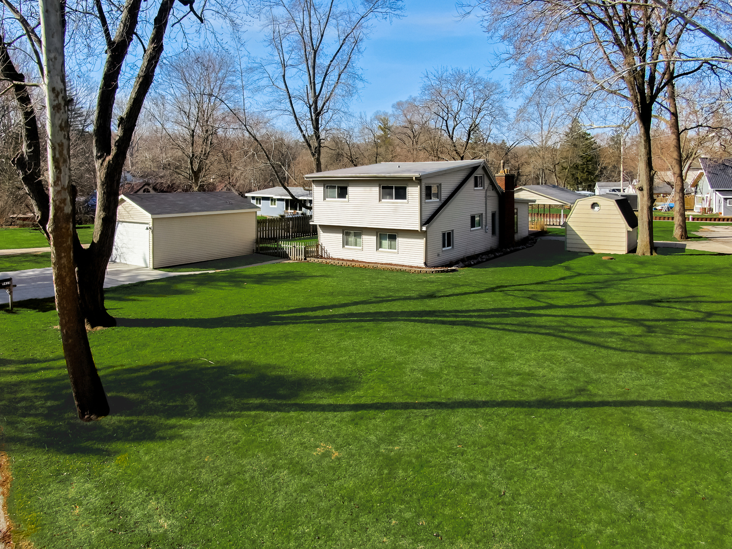 Property Photo:  9413 Byrne Drive  IL 60021 