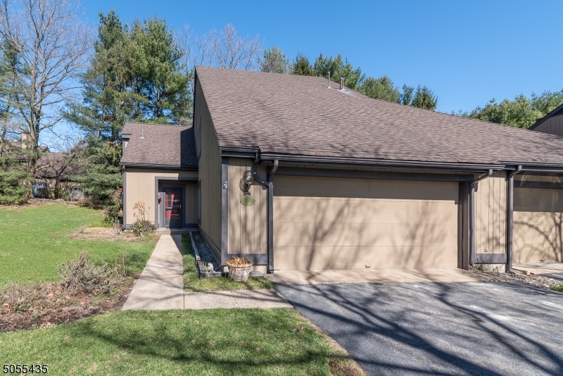 Property Photo: 405 Bromley Pl NJ 07481