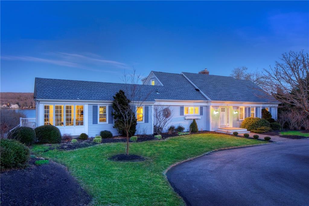 Property Photo:  430 Nanaquaket Rd  RI 02878 
