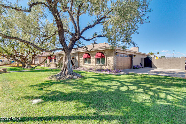 Property Photo:  4452 W Windrose Drive  AZ 85304 