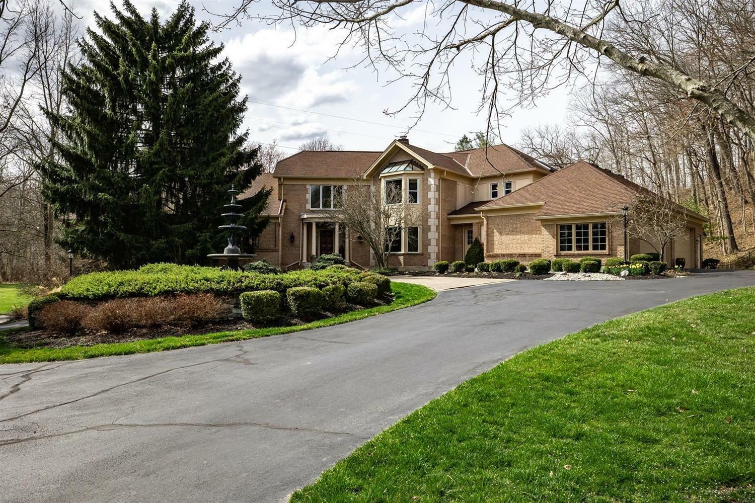 Property Photo: 9429 E Kemper Rd OH 45140