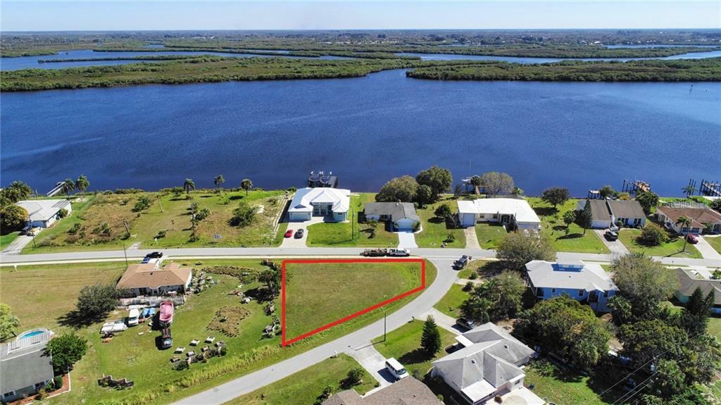 Property Photo:  2975 Peace River Drive  FL 33983 