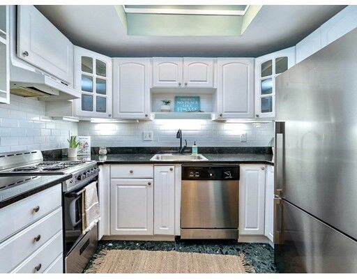 Property Photo:  207 Commonwealth Ave 10  MA 02116 