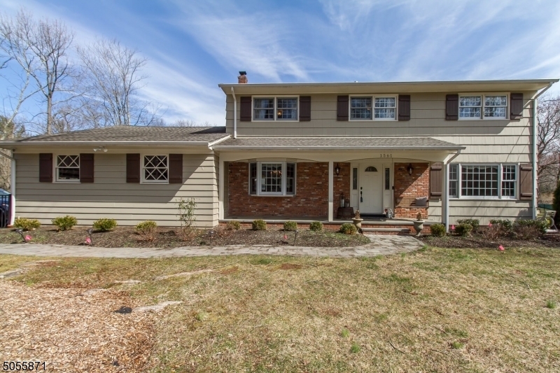 Property Photo:  1561 Rahway Rd  NJ 07076 