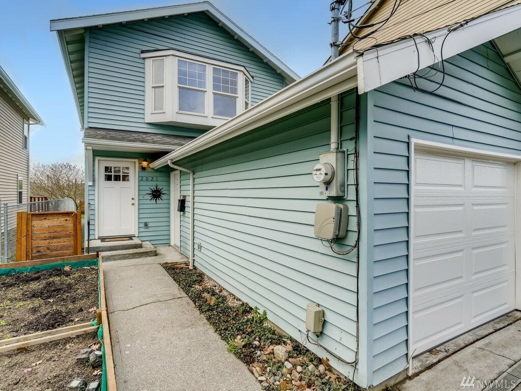 Property Photo:  2021 S Norman St  WA 98144 