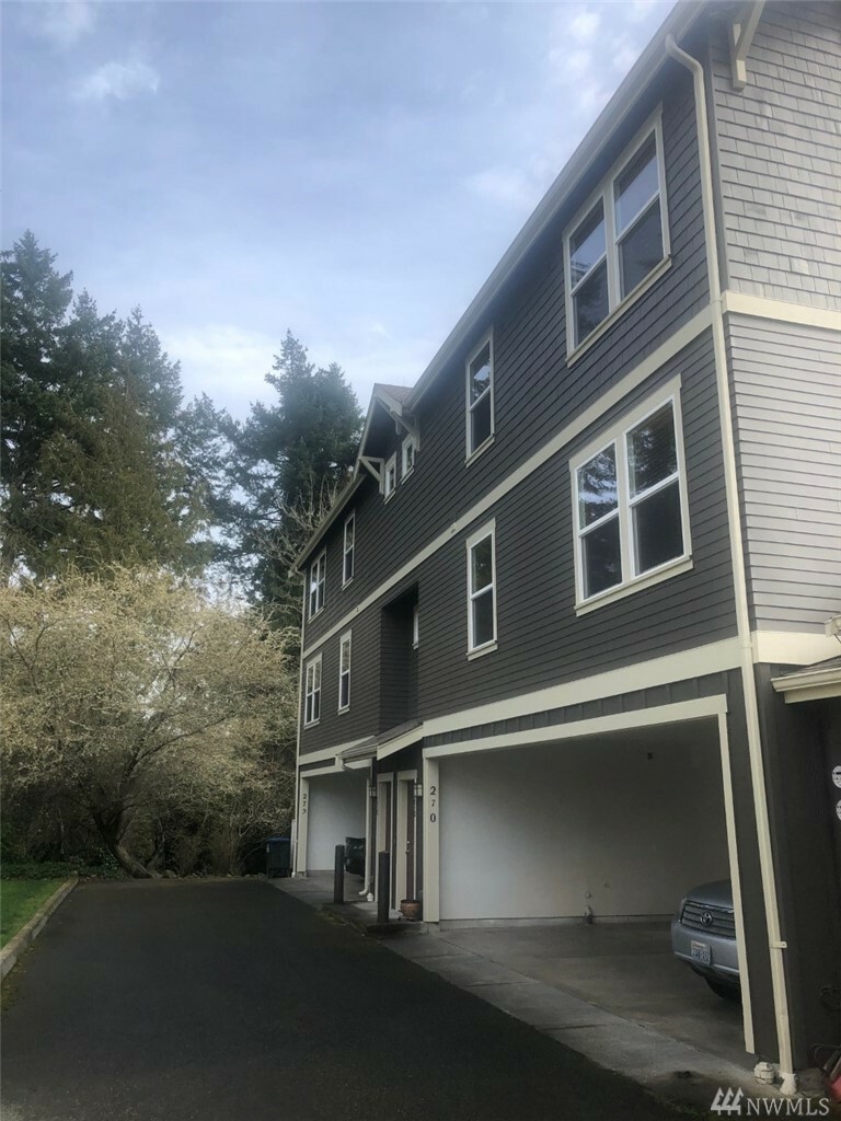 Property Photo: 270 Erickson Ave NE WA 98110