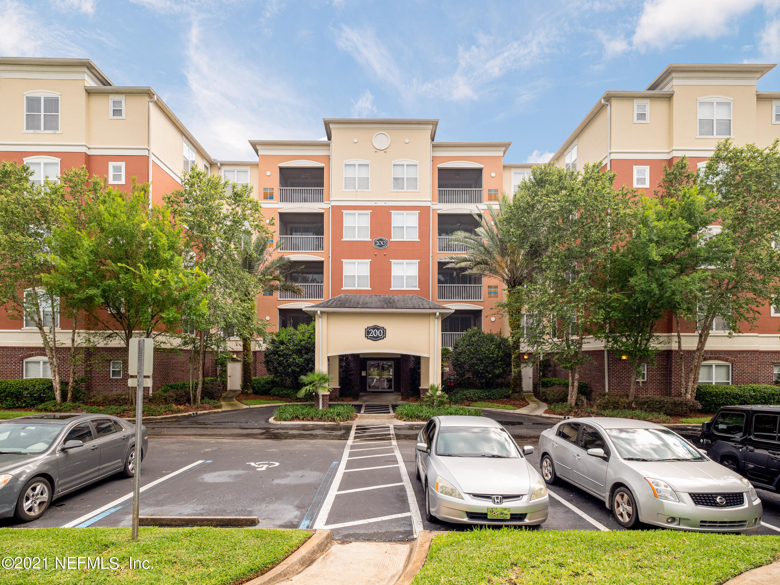 Property Photo: 4480 Deerwood Lake Parkway 236 FL 32216