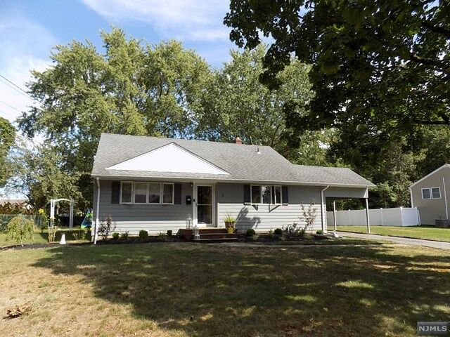 Property Photo: 5 Pickett Road NJ 07035
