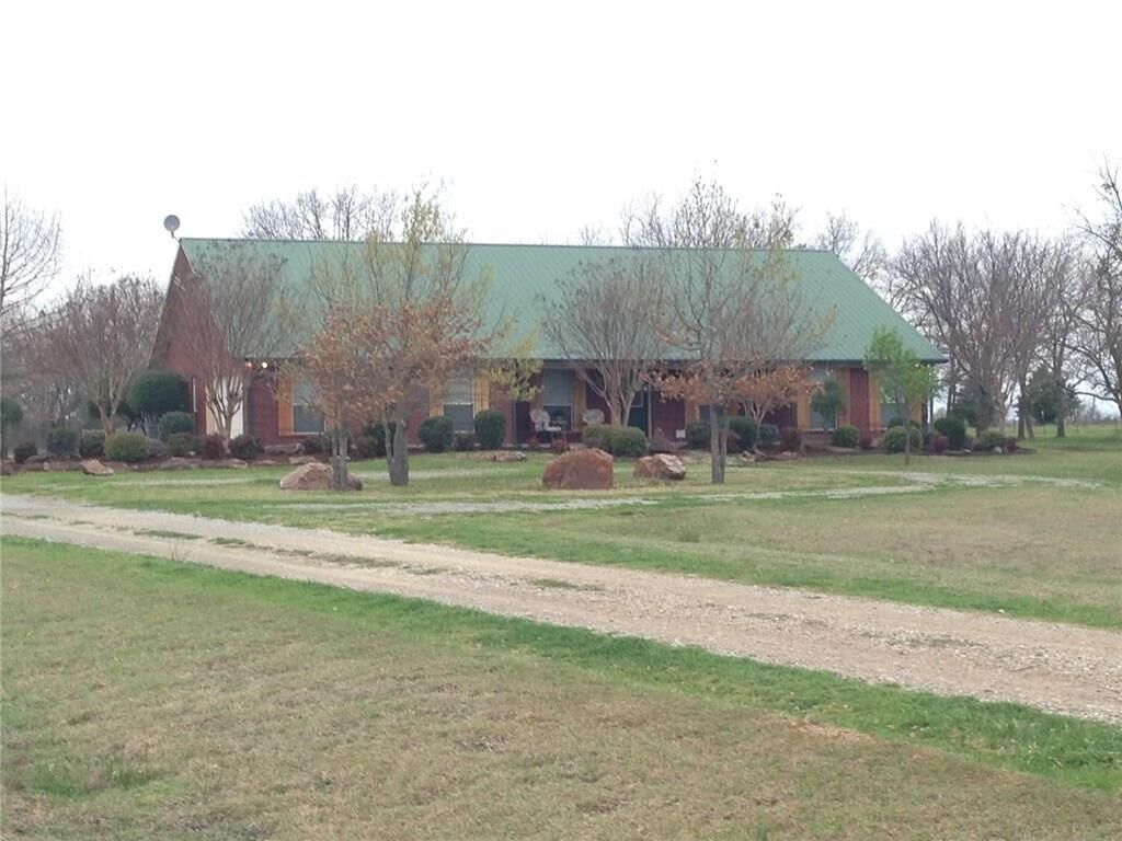 Property Photo:  4090 County Road 4512  TX 75428 