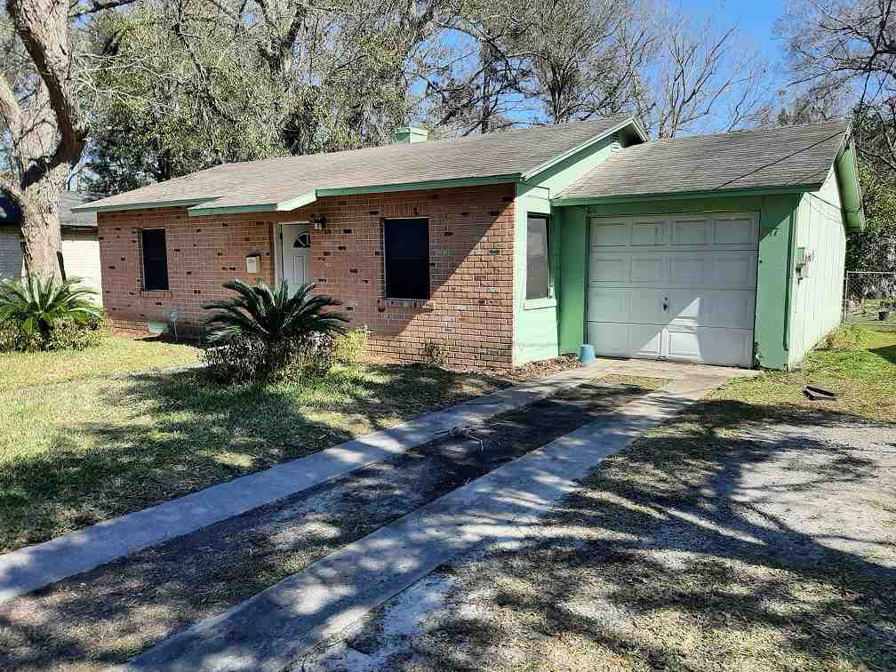 Property Photo:  1077 Huron St  FL 32254 