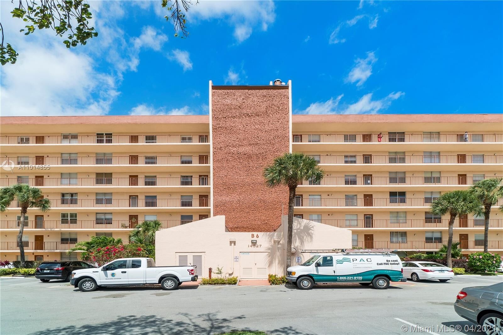 Property Photo: 14527 Bonaire Blvd 403 FL 33446