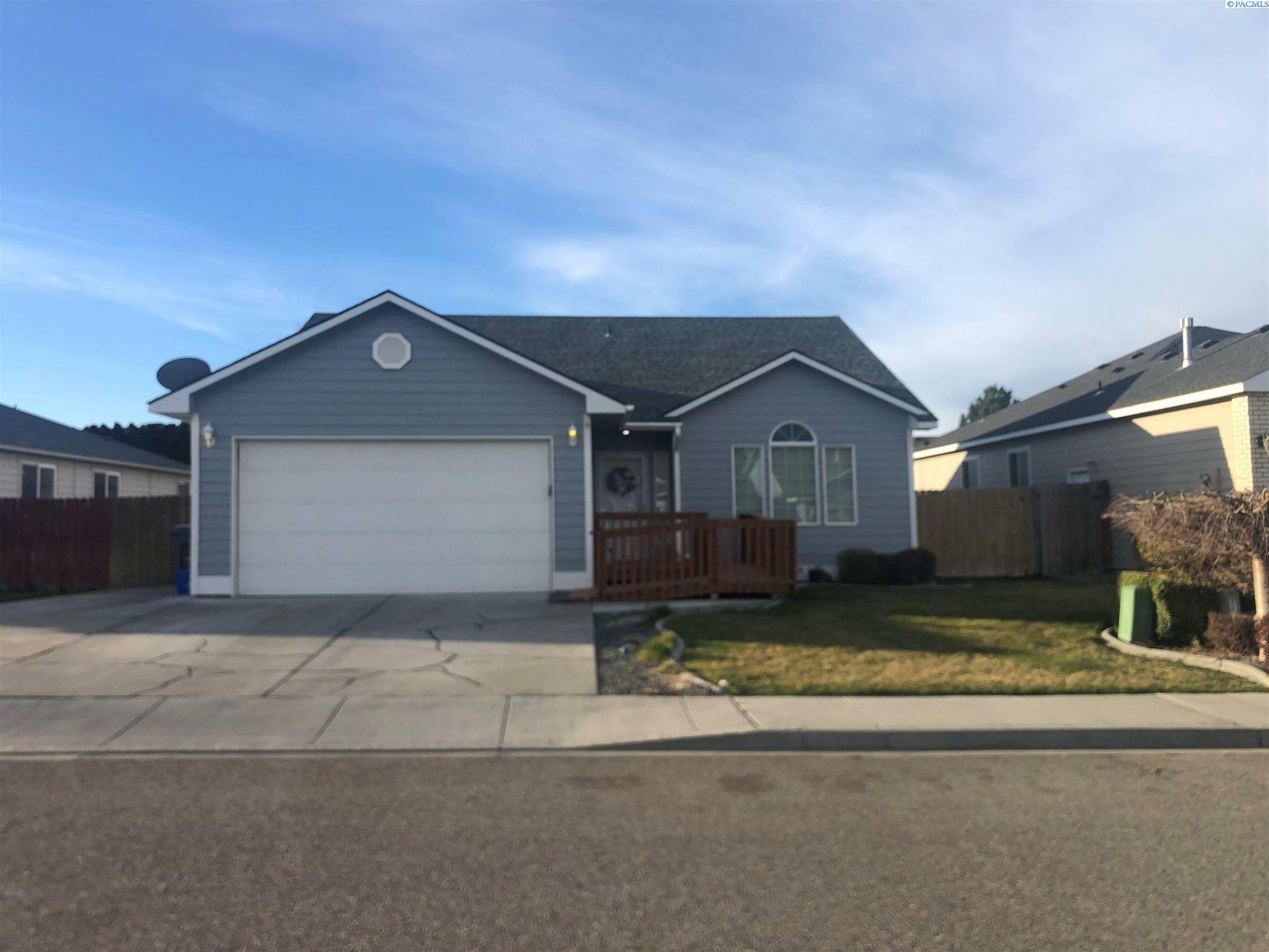 7141 W 2nd Pl  Kennewick WA 99336 photo