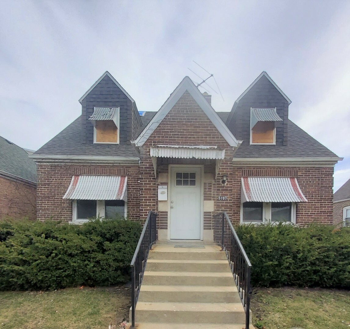 Property Photo:  5107 S Lamon Avenue  IL 60638 