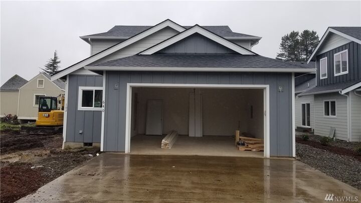 Property Photo: 640 E St WA 98230