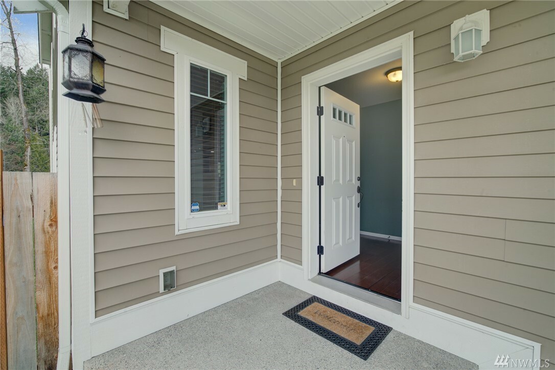 Property Photo:  1310 Daffodil Ave NE  WA 98360 