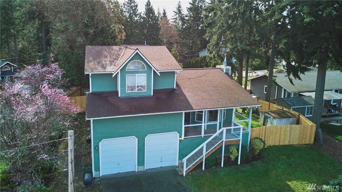 Property Photo: 7830 NE Beachwood Ave WA 98370