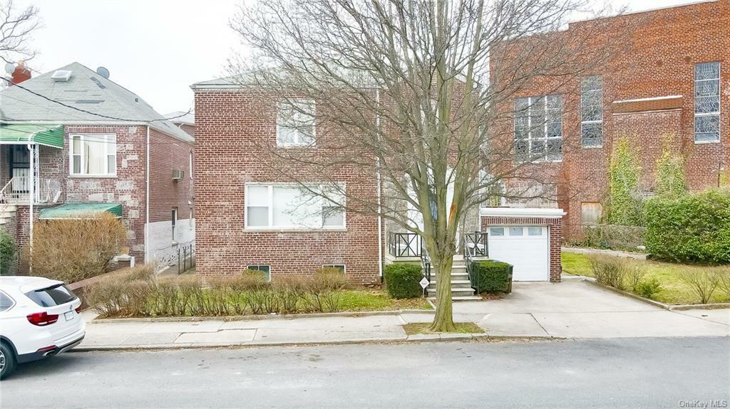 Property Photo:  2423 Pearsall Avenue  NY 10469 