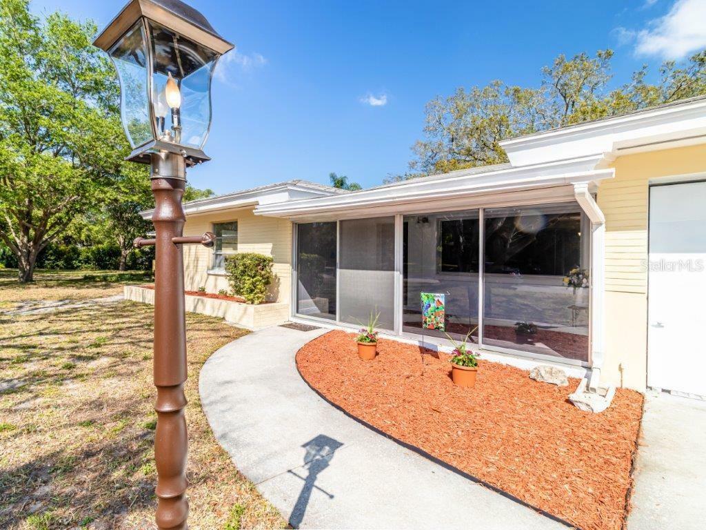 Property Photo:  5 N Keystone Drive  FL 33755 