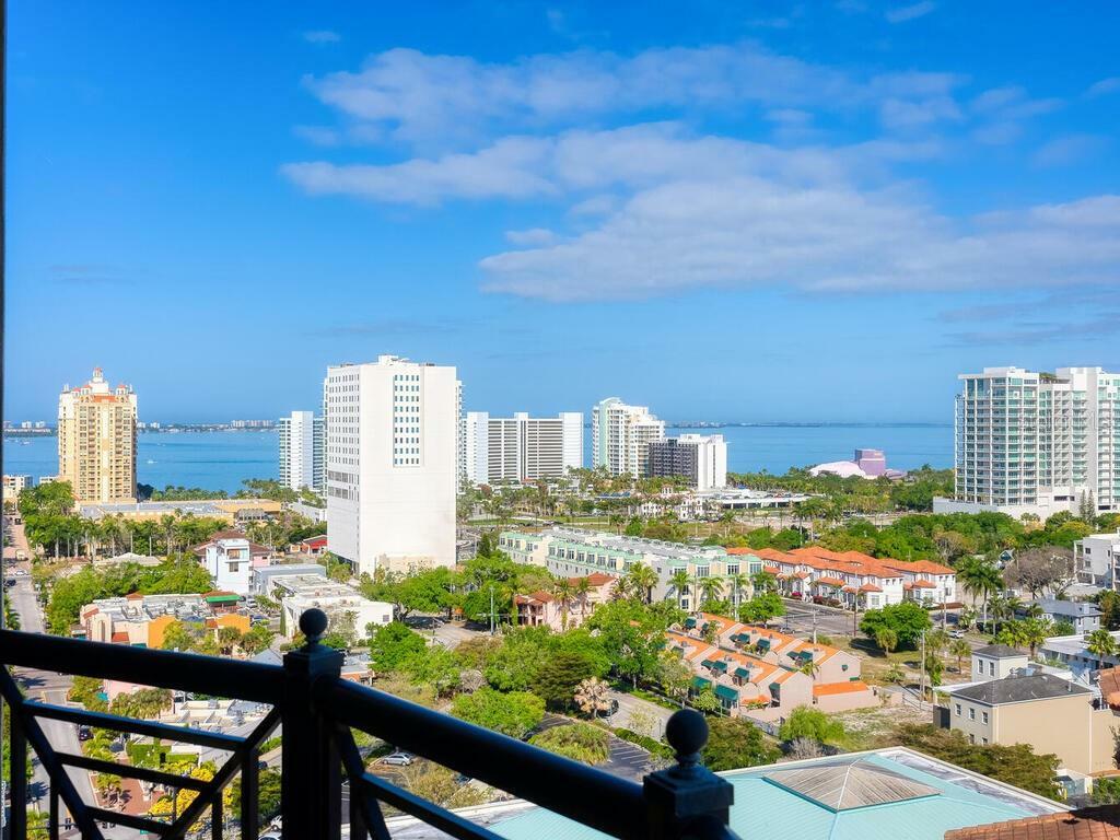 Property Photo: 50 Central Avenue 15B FL 34236