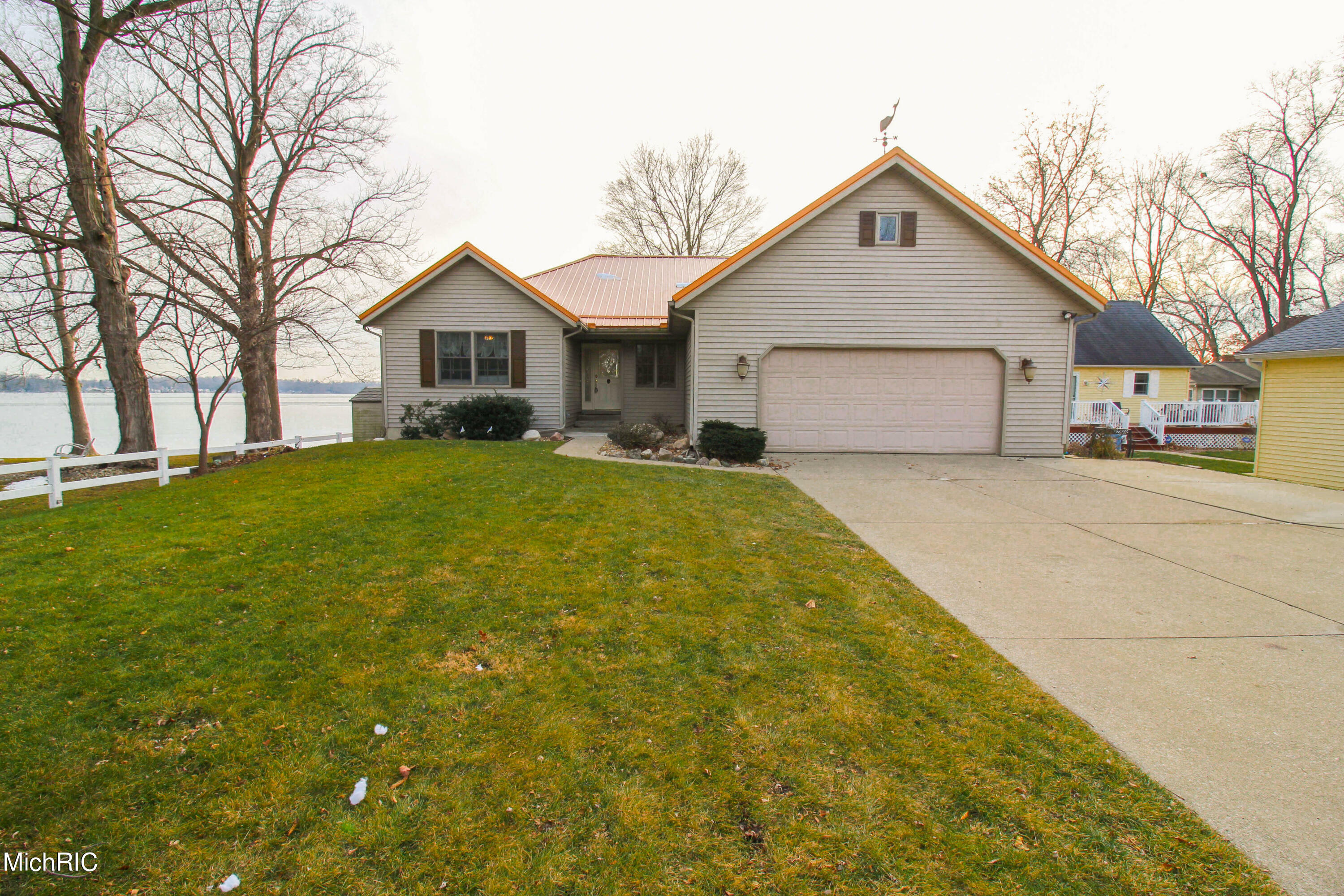 Property Photo:  19559 Thompson Lane  MI 49093 