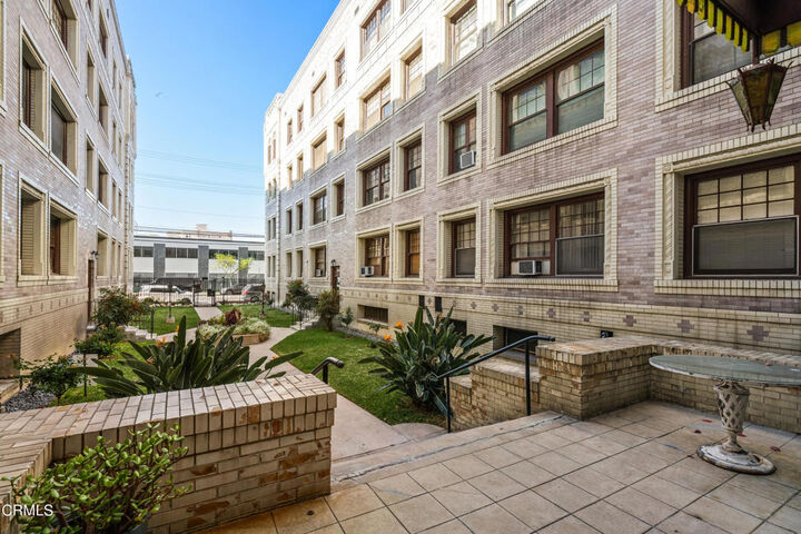 2121 James M Wood Boulevard 410  Los Angeles CA 90006 photo
