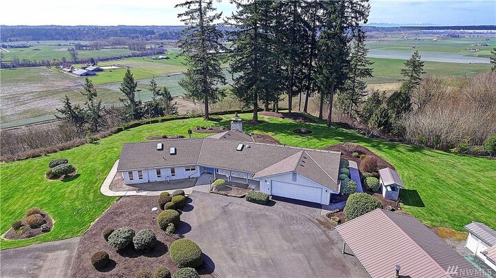 Property Photo:  1320 Silver Springs Wy  WA 98292 