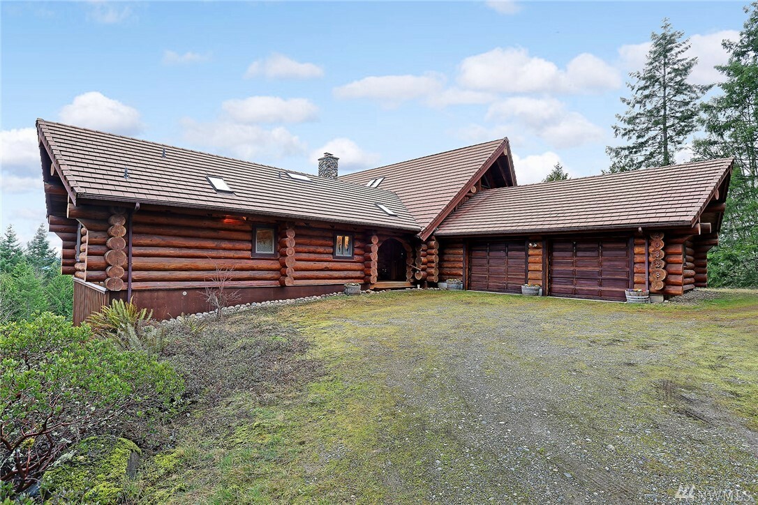 Property Photo:  20828 223rd St SE  WA 98272 