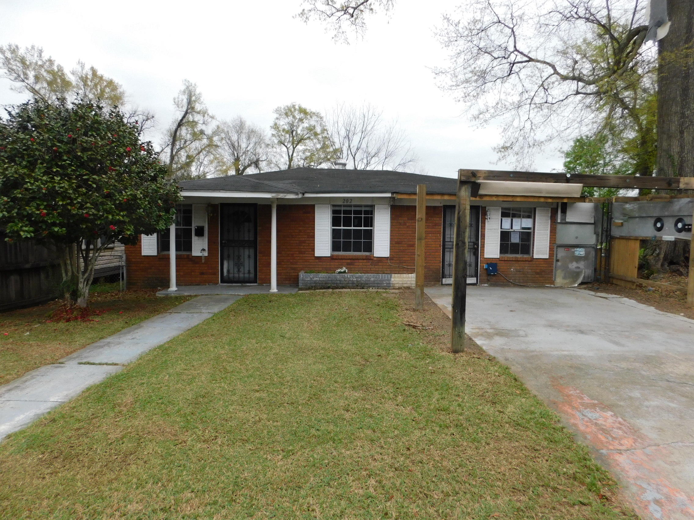 Property Photo:  202 James D Randolph  MS 39401 
