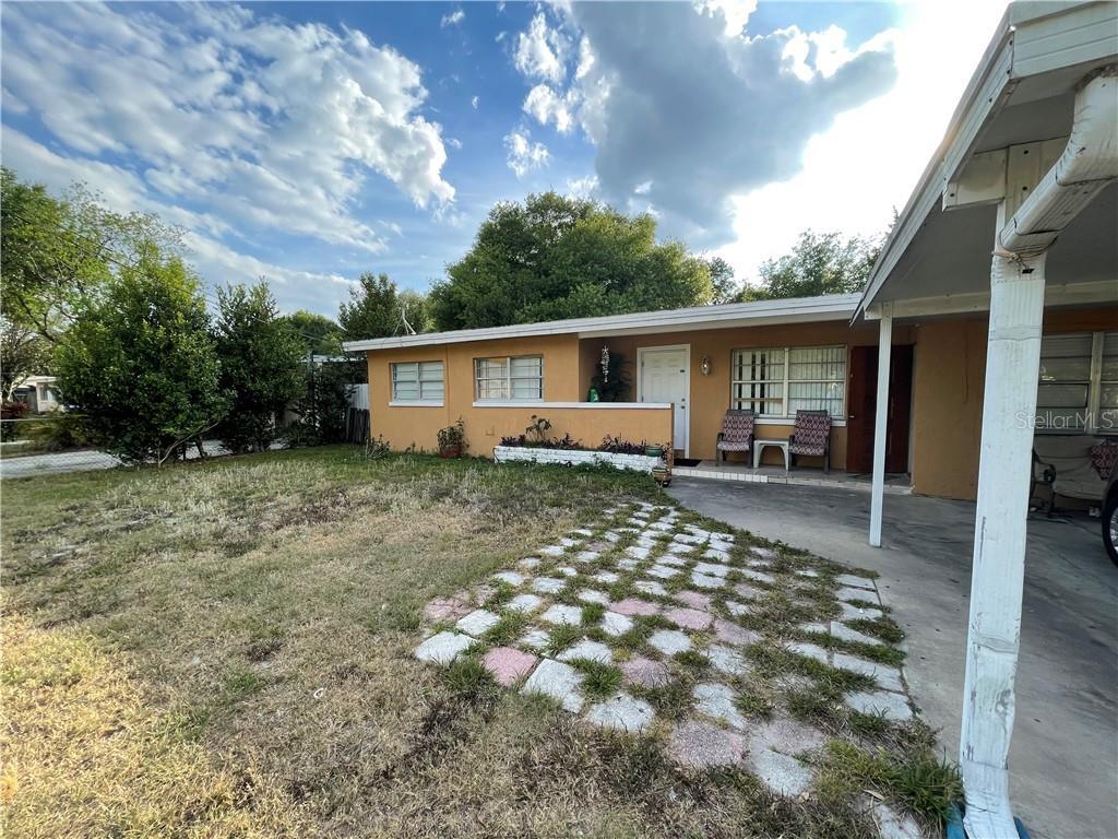 Property Photo: 1230 Saint James Road FL 32808