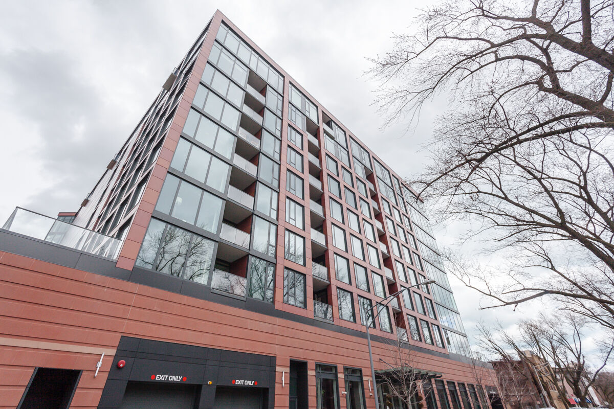 Property Photo: 930 W Altgeld Street 920 IL 60614