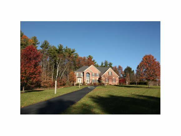 Property Photo:  20 Braeburn Court  NH 03110 