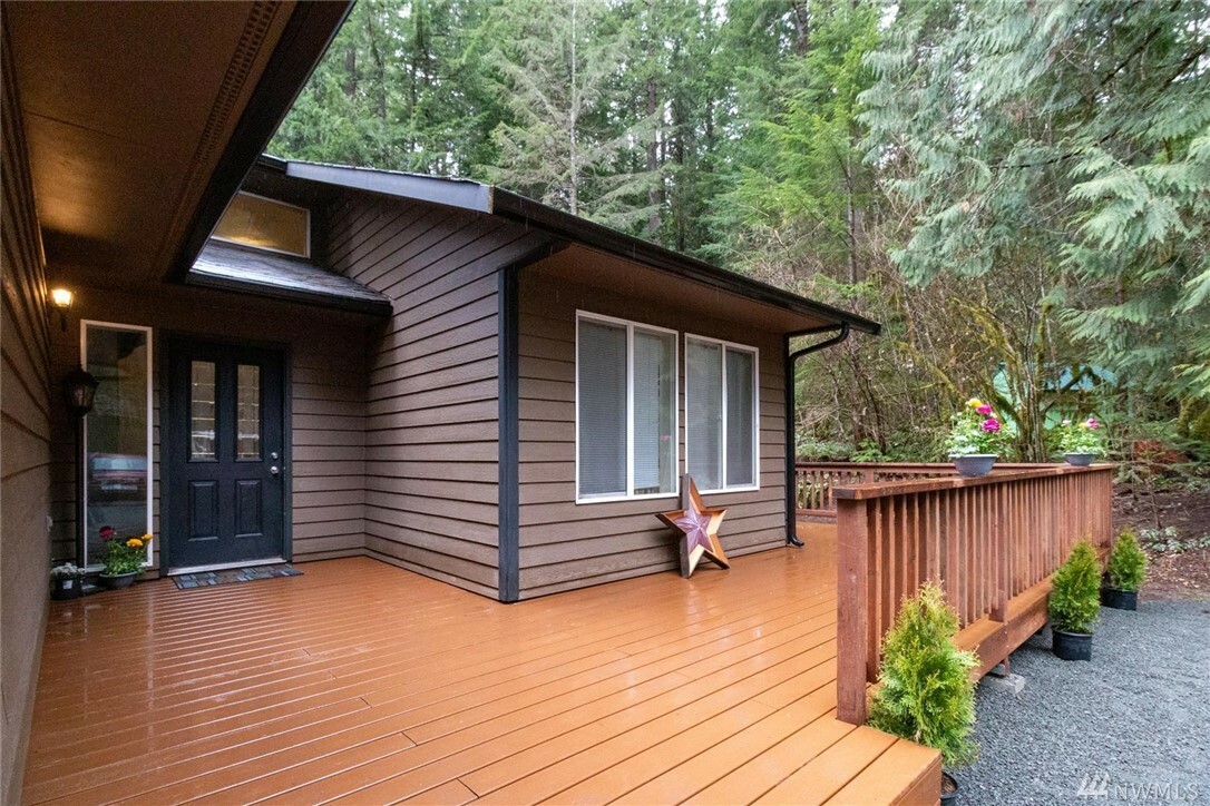 Property Photo: 141 Richer Dr WA 98361