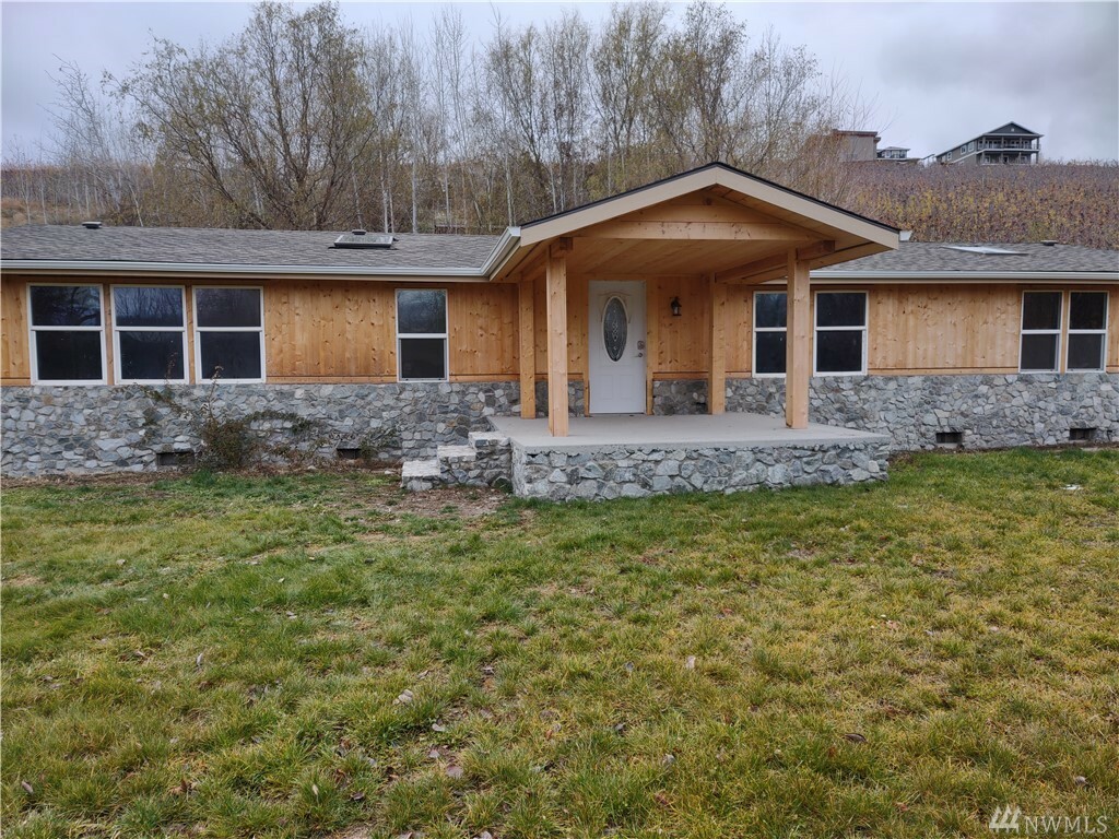 Property Photo: 2810 Manson Blvd WA 98831