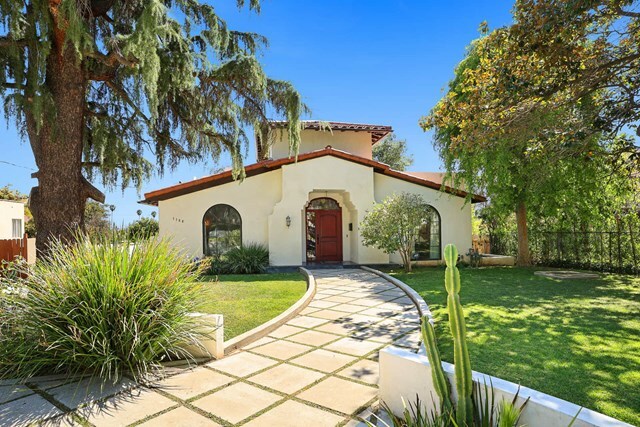 Property Photo:  1160 E Calaveras Street  CA 91001 