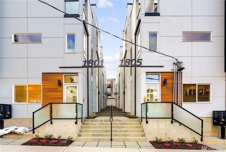 Property Photo: 1801 A 20th Ave WA 98122