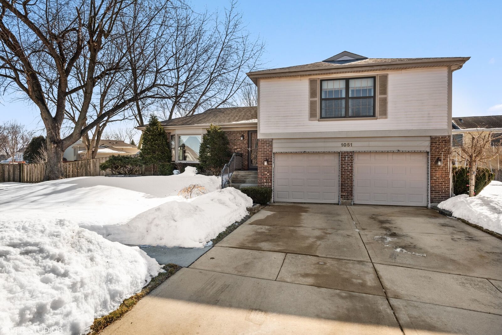 Property Photo:  