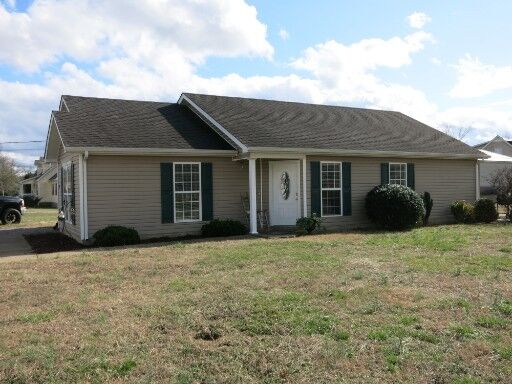 Property Photo:  300 Shapard Dr  TN 37160 