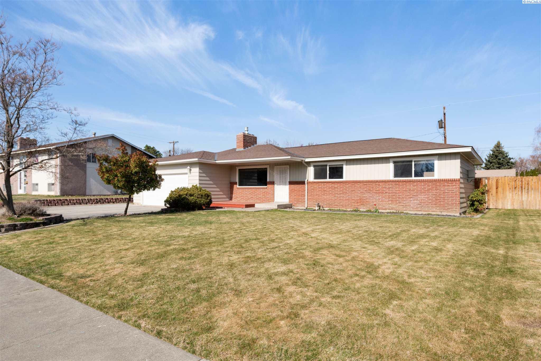 Property Photo: 1829 McPherson Avenue WA 99354